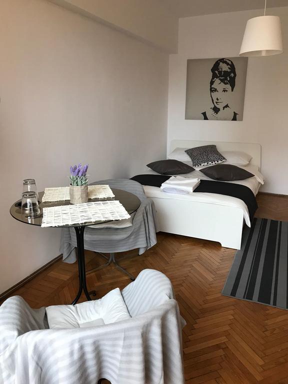 Studio Confort Бухарест Экстерьер фото